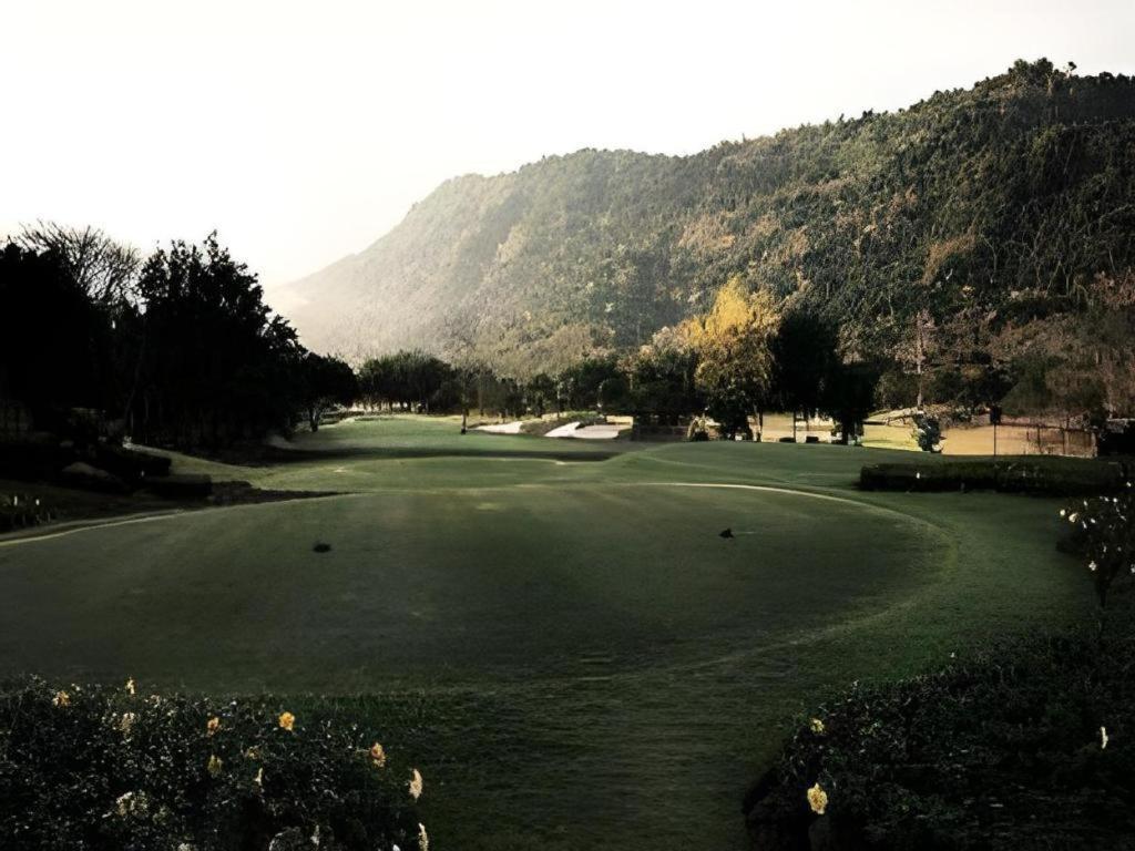 Royal Hills Golf Resort & Spa Nakhon Nayok Eksteriør billede
