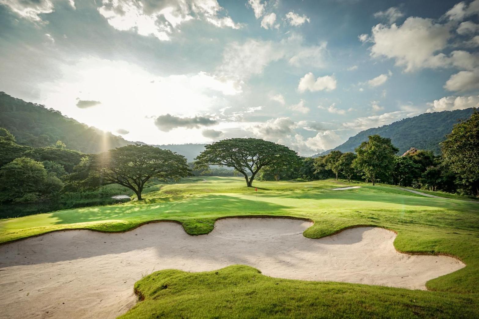 Royal Hills Golf Resort And Spa Nakhon Nayok Eksteriør billede