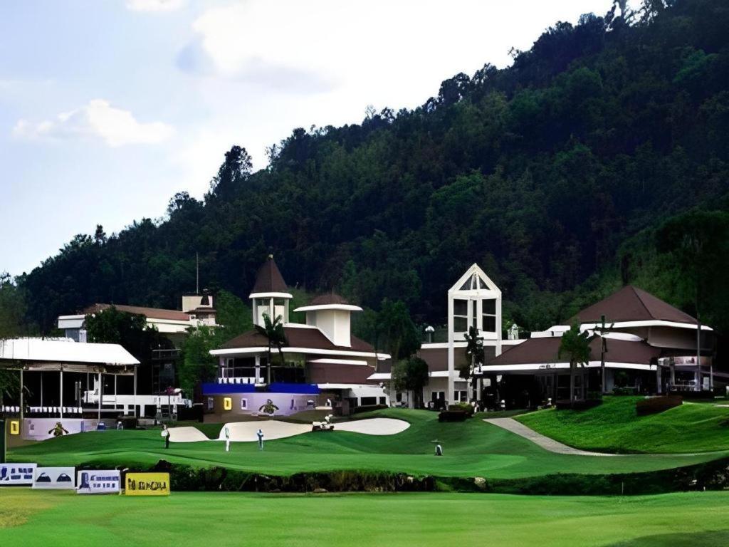 Royal Hills Golf Resort & Spa Nakhon Nayok Eksteriør billede